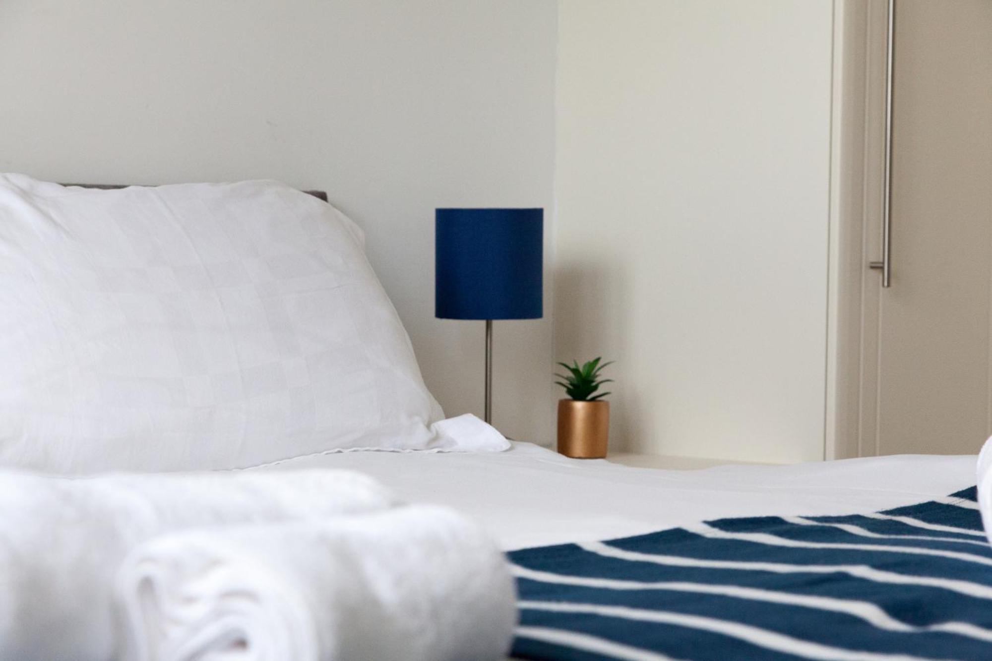 Weekly & Monthly Stays In Penthouse For Contractors Or Leisure Single Or Superking Beds Available Birkenhead Ngoại thất bức ảnh