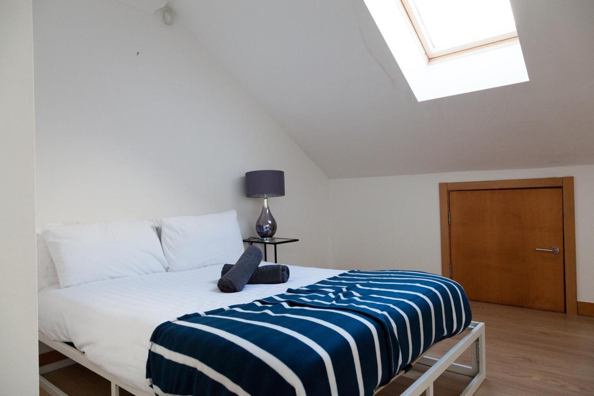 Weekly & Monthly Stays In Penthouse For Contractors Or Leisure Single Or Superking Beds Available Birkenhead Ngoại thất bức ảnh