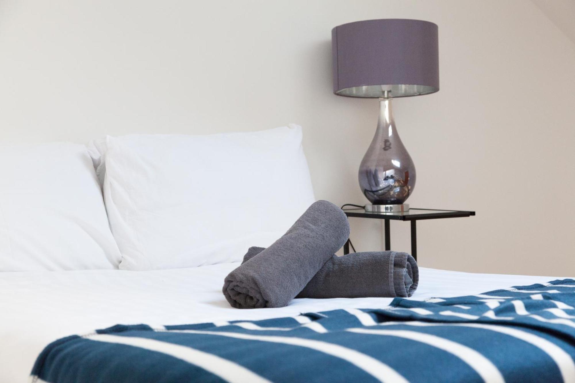 Weekly & Monthly Stays In Penthouse For Contractors Or Leisure Single Or Superking Beds Available Birkenhead Ngoại thất bức ảnh